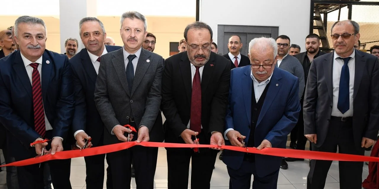 KTÜN Teknik Bilimler Meslek Yüksekokuluna bilgisayar laboratuvarı
